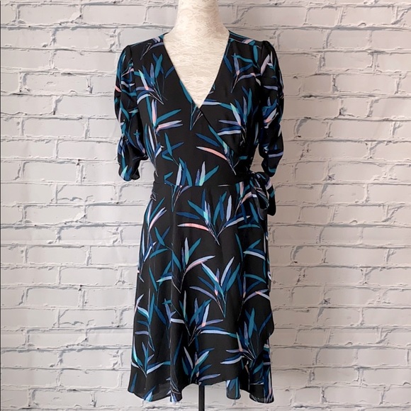 Highline Collective wrap dress - Picture 2 of 5